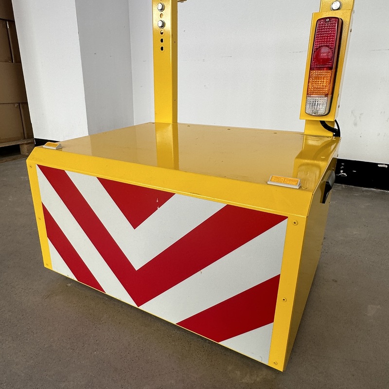 Dispositif d'absorption d'énergie de type fixe de haute durabilité pour l'industrie résistante