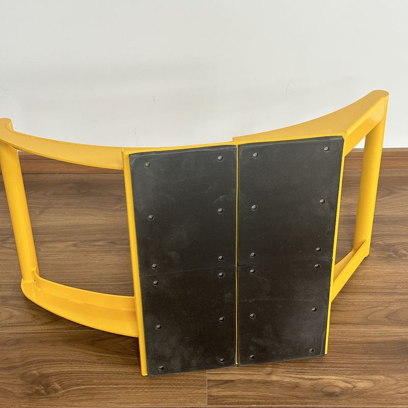 Barricade de véhicule portable recouverte de poudre pliable avec une conception remplaçable pour le contrôle du trafic à basse vitesse