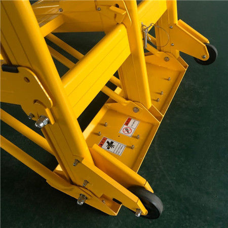 Barricade de véhicule portable pliable légère de 25 kg avec pulvérisation électrostatique pour la sécurité routière